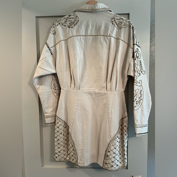 ASOS Design structured mini dress with pearl embellishments 8 - Picture 13 of 15